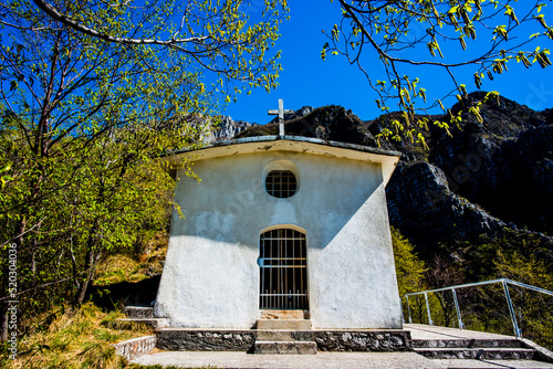 2022 04 10 MonteCengio small alpine church photo