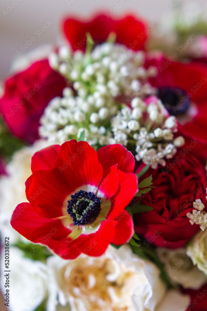 Fototapeta premium Details of a colorful wedding bouquet close-up
