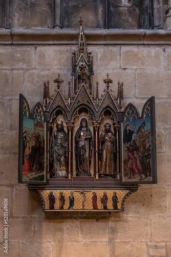 The triptych of Saint Clare in Saint-Etienne cathedral