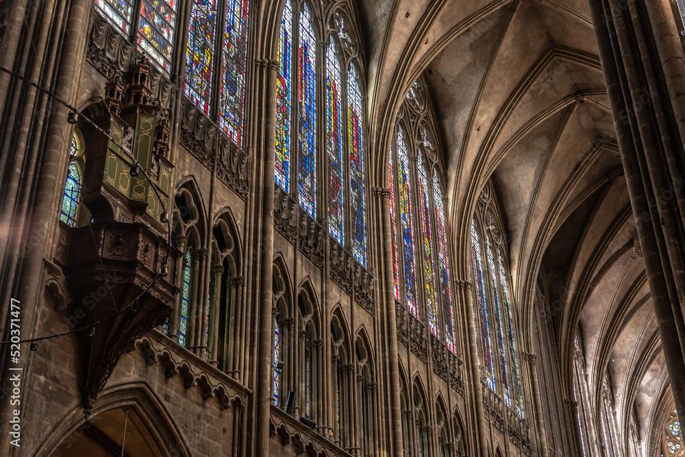 Fototapeta premium The Renaissance organ of the triforium in the central nave of the cathedral of Saint-Etienne Cathedral in Metz