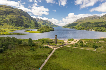 Keuken achterwand Glenfinnanviaduct Luchtfoto Glenfinnan en Loch Shiel  © yujie