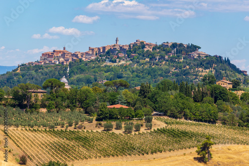 Fényképezés The hilltop town of Pienza located in the Tuscan countryside between Siena and M