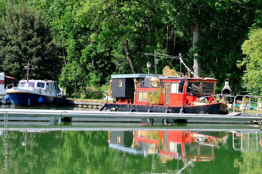 Naklejka premium PORT CANAL NIVERNAIS