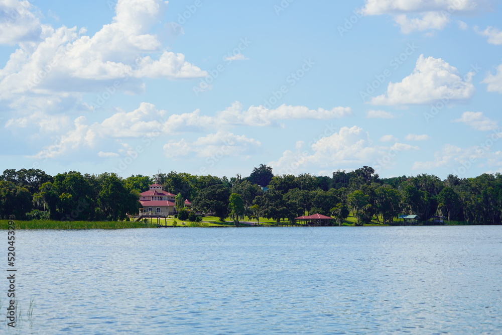 The landscape of Lake Thonotosassa in Florida	