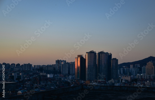 city of sunset © Dongwook