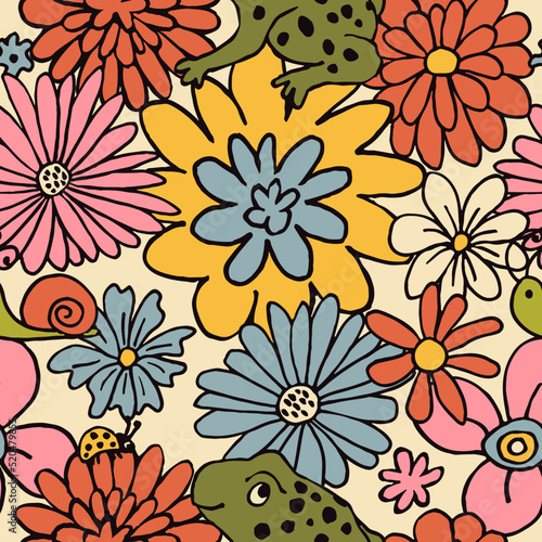 Retro 70s hippie vibrant summer seamless pattern. Floral print. © Vasileva