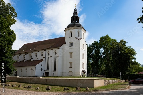 Die im 14. Jahrhundert erbaute, gotische Johanniterkirche von Mirow in Mecklenburg Vorpommern
