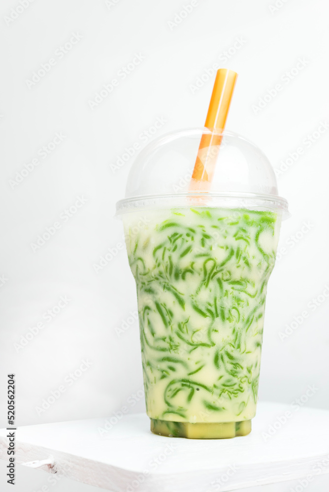Lod chong in coconut milk, dessert of Thailand Lod chong in coconut milk, dessert of Thailand