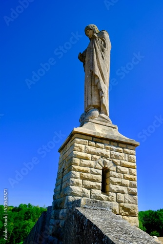 STATUE DE NOTRE DAME DE LA PAIX VILLAGE IGUERAND SAONE ET LOIRE