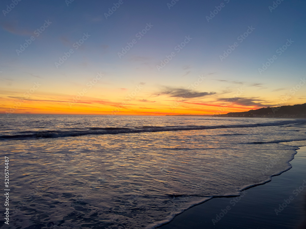 Obraz premium Beautiful Malibu beach sunset with ocean view on public spot