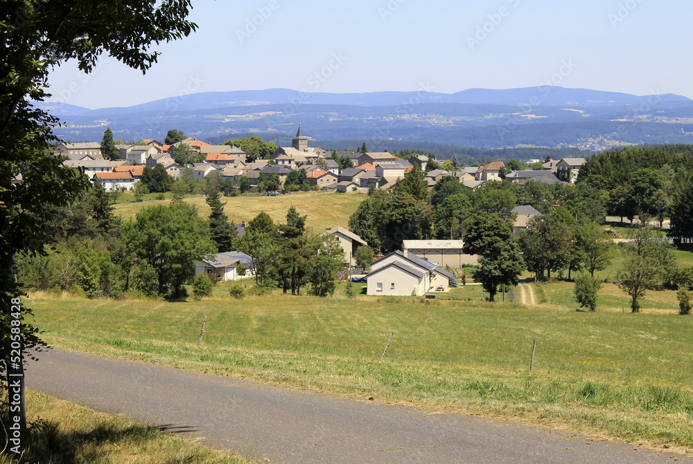 Naklejka premium Village de Saint-Jeures, Haute-Loire, Auvergne-Rhône- Alpes France.
