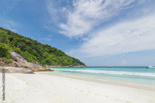 Fototapeta Naklejka Na Ścianę i Meble -  Beautiful beach on sandy shore at Similan Island No.4, a beautiful tropical destination of tourist in Similan national park, Phang nga, Southern of Thailand