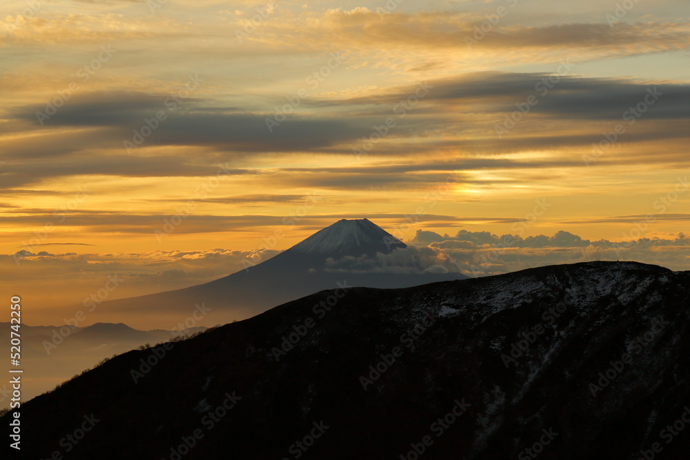 朝焼けの富士山