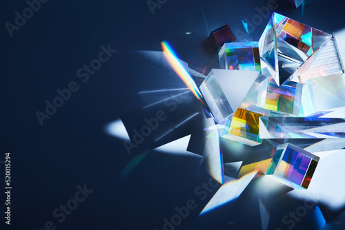 Bilde på lerret Geometric figures prisms with light diffraction of spectrum colors and reflectio