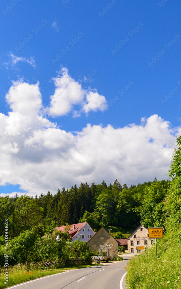 Bundesstraße 491 zwischen Engen und Tuttlingen in Baden-Württemberg Bundesstraße 491 zwischen Engen und Tuttlingen in Baden-Württemberg