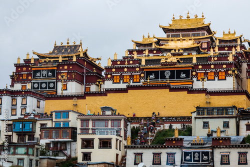 Ganden Sumtseling tibetan monastery in Shangri-La Deqing prefecture in Yunnan - China