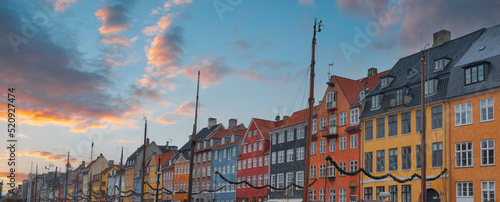 Canvas Print Nyhavn is the old harbor of Copenhagen