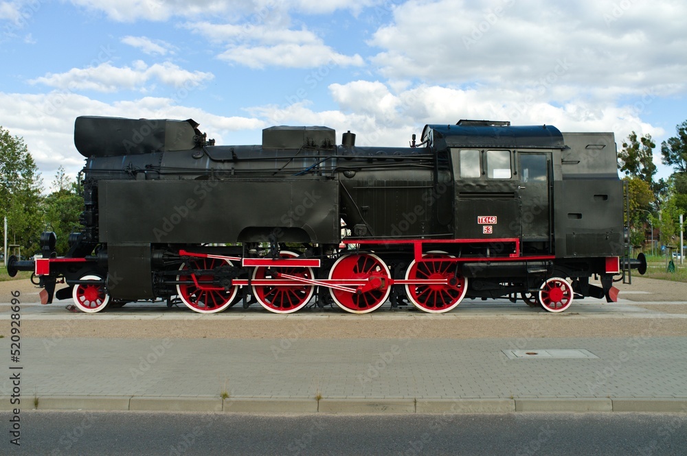 Obraz premium old steam locomotive in the countryside