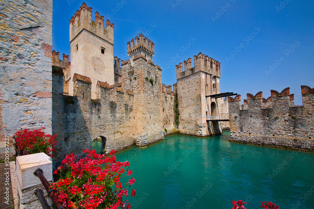 Naklejka premium The Imposing Facade of the Sirmione Castle (Scaliger Castle) in Lake Garda, Italy