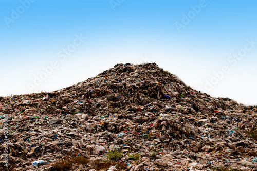 Mountain of garbage, waste materials from households, urban communities Consumer groups and hard-to-digest industrial districts
