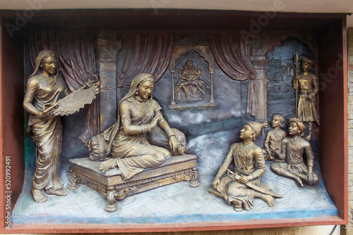 Jijausaheb telling bravery stories to young Shivaji Maharaj Sculpture, Shiv Shrushti Garden, Aptale Rd, Junnar, Maharashtra, India