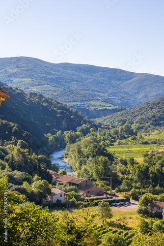 Paysage de la Vallée de l'Orb et des montagnes du Haut-Languedoc depuis le village de Vieussan