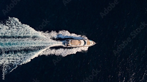 Barco navegando © Alex