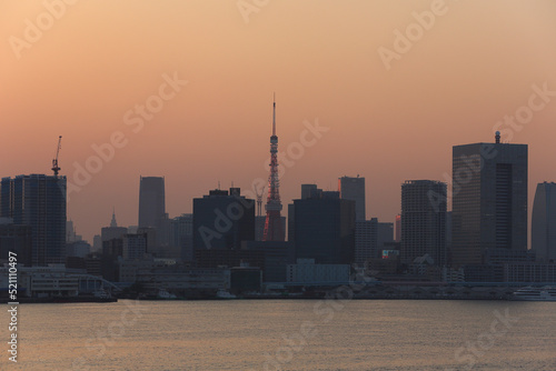 dusk in tokyo © 泰輝 川崎