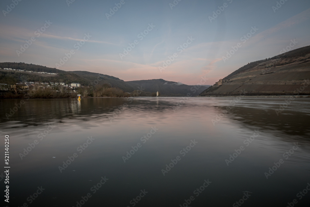 Rheinufer Bingen im Sonnenaufgang