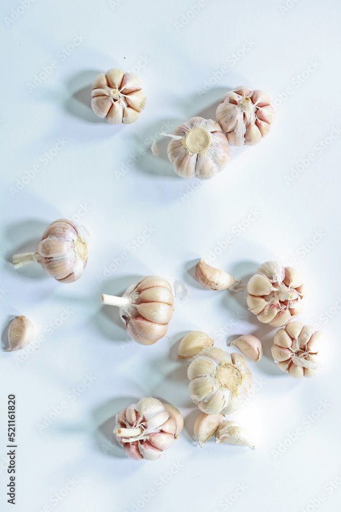 Fototapeta premium Fresh garlic isolated on white background.Garlic.