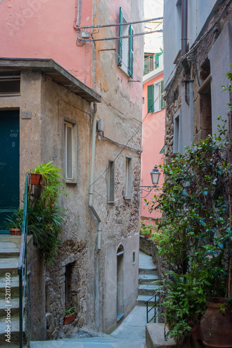 Fototapeta Naklejka Na Ścianę i Meble -  street  of the city Vernazza, Italy