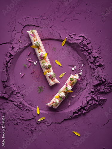 Baiser on purple powder