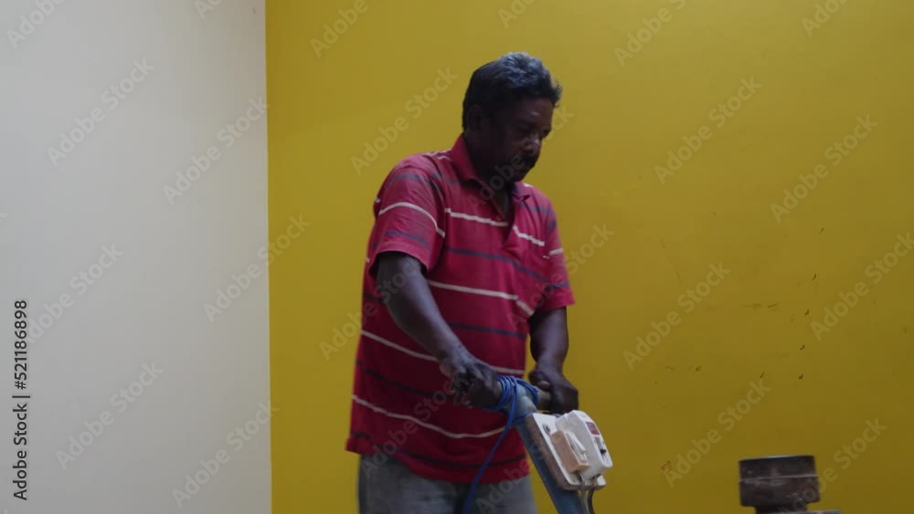 Vidéo Stock Bangalore, India 12th July 2022 Mosaic Tiles Polishing and