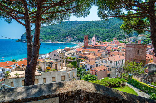 Foto View of the City of Noli on the Italian Riviera