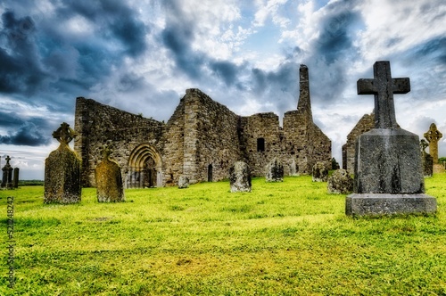 Klosterruine Clonmacnoise in Irland photo