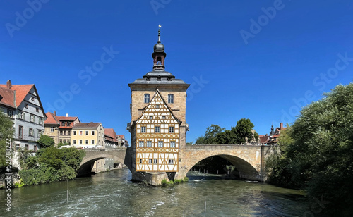 Altes Rathaus in Bamberg auf der Brücke über die Regnitz, Bayern, Deutschland