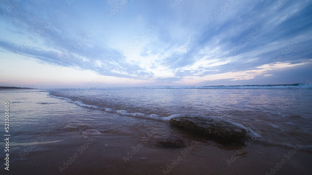 Wolkenformation über der spanischen Atlantik-Küste