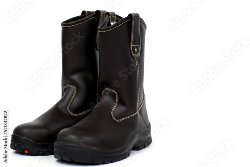 Cool boots for daily activities and protect the feet. Workers also wear these shoes as foot protection while working to protect their feet from work accidents.