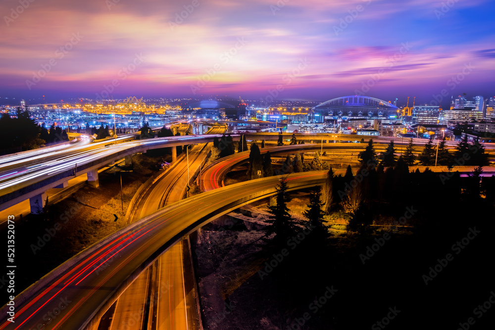 Fototapeta premium Seattle downtown skyline and skyscrapers view from Dr. Jose Rizal or 12th Avenue South Bridge, Seattle, Washington, United States