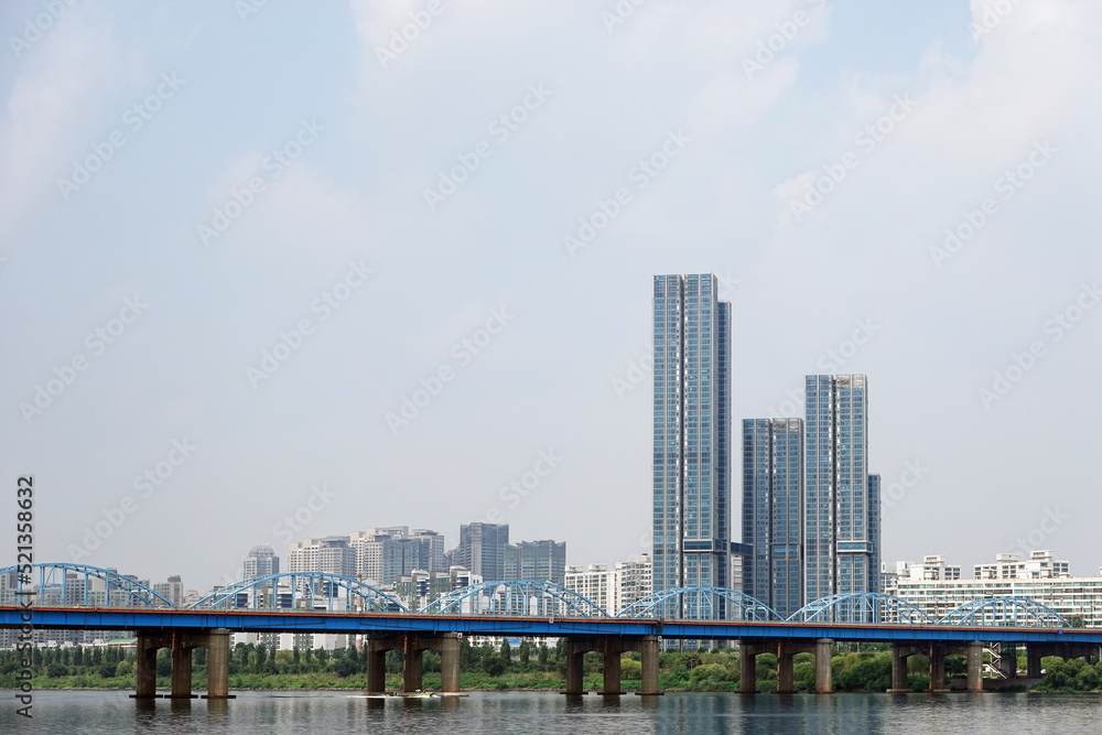 Naklejka premium The city view of Seoul seen from the Han River, Korea