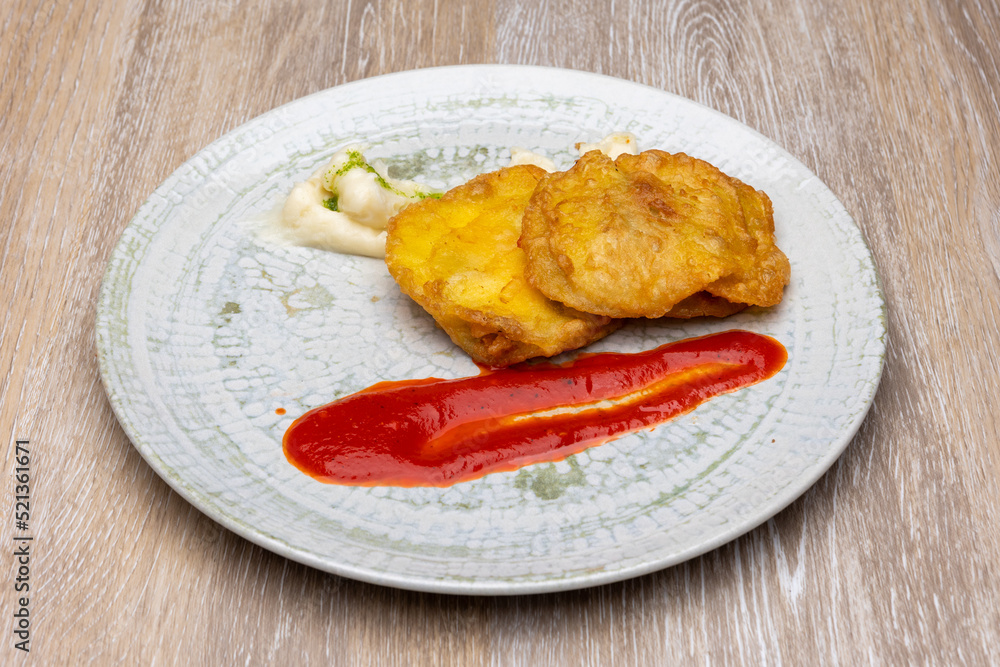 Patatas rellenas de carne
