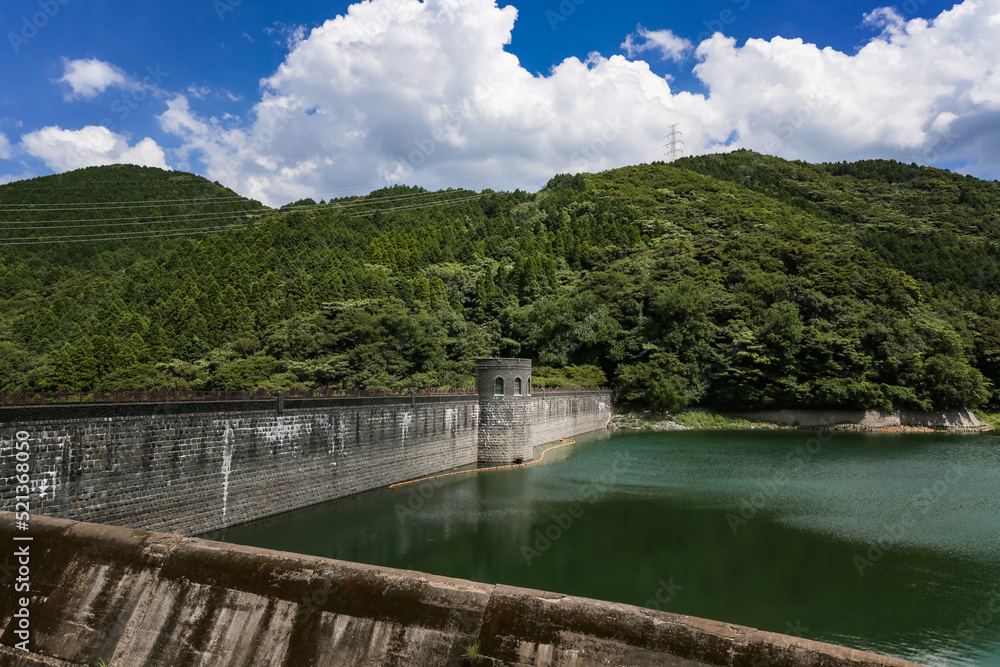 河内貯水池と堰堤の風景　北九州市八幡東区