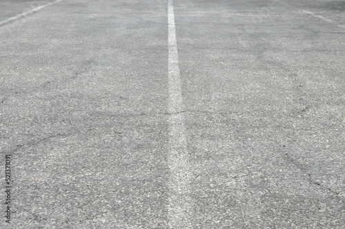 Wallpaper Mural アスファルトの掠れた白線 Torontodigital.ca