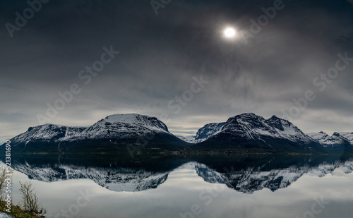 Unwetter am Lyngenfjord inNorwegen photo