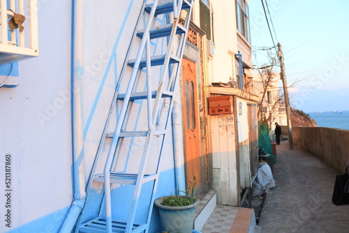alley in Busan 