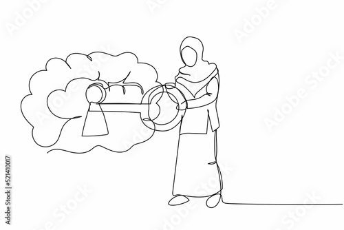 Single continuous line drawing Arabian businesswoman put key into brain. Open minded personality. Mental health care, psychology. healthy soul. Dynamic one line draw graphic design vector illustration