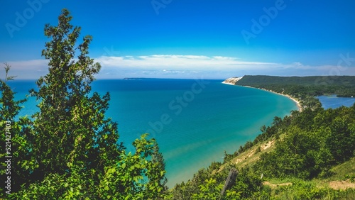 Fotografie Scenic view of the Empire Bluff Trail overlooking Lake Michigan in Leelanau Coun