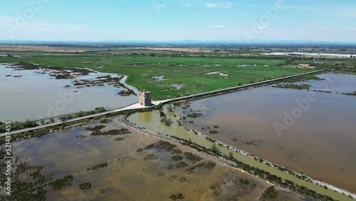 Wallpaper Mural Vue aérienne de la Tour Carbonnière, ancienne porte d'entrée de la ville d'Aigues-Mortes dans le sud de France Torontodigital.ca