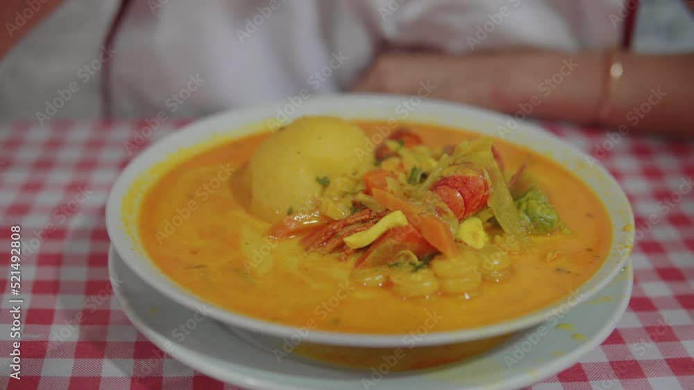 Chupe de cangrejo en restaurante Arequipeño Perú