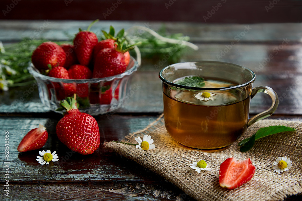 Fresh Strawberry Thyme Sun Tea - Beautiful Eats & Things